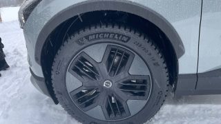 Volvo EX30 Cross Country pneumatico