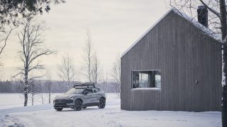 Volvo EX30 Cross Country winter cabin paesaggio