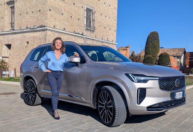 Volvo XC90 specchietto