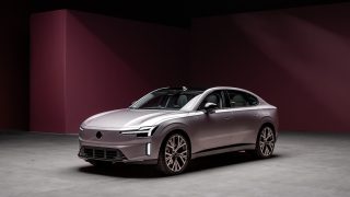 Volvo ES90 sbalzi