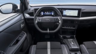 Opel Frontera Hybrid interni