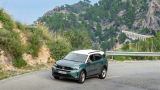 Opel Frontera Hybrid strada statico