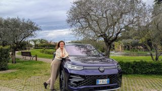 Volkswagen Tayron: il SUV tra Tiguan e Touareg che unisce spazio, stile e tecnologia
