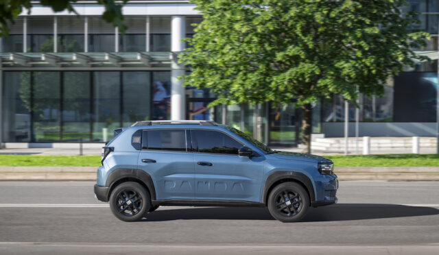 Fiat Grande Panda Hybrid panning