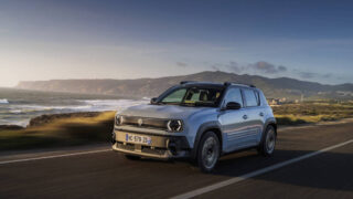 crossover elettrico compatto Renault frontale