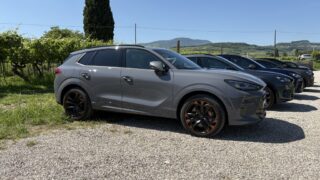 CUPRA parco auto lato