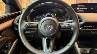 Mazda 3 MY 2025 volante