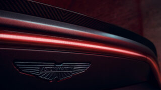 Aston Martin Vantage S 17