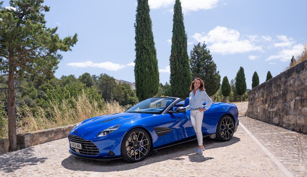 Aston Martin Vanquish Volante cover