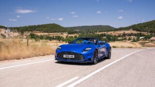 Aston Martin Vanquish Volante guida 1