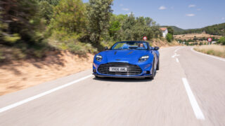 Aston Martin Vanquish Volante guida 3