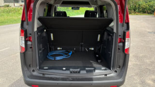 Ford E Tourneo Courier bagagliaio dettaglio