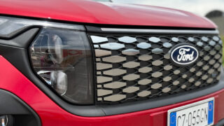 Ford E Tourneo Courier griglia faro
