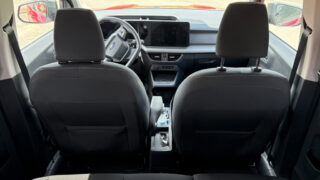 Ford E Tourneo Courier posteriore interni