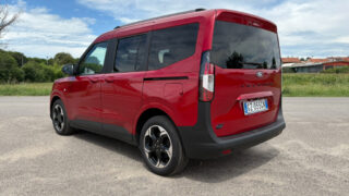Ford E Tourneo Courier retro