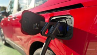 Ford E Tourneo Courier ricarica