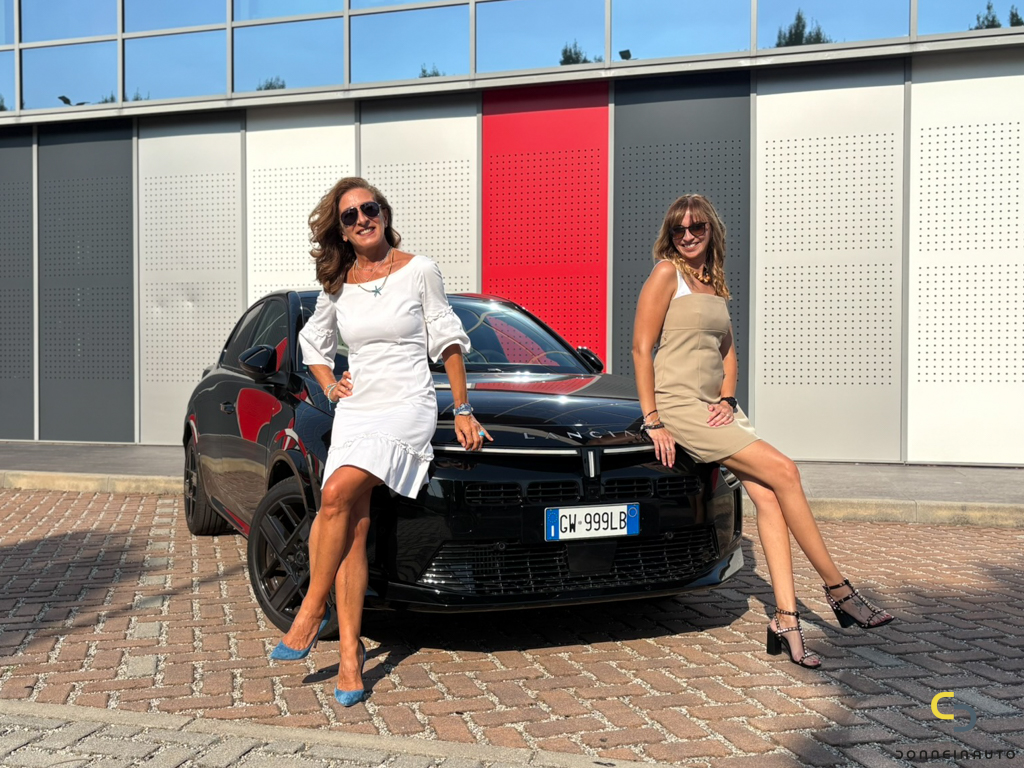 Lancia Ypsilon ibrida LX copertina