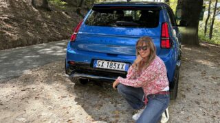 Alpine A290 GTS posteriore donna