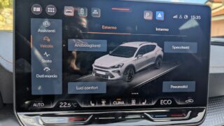 Cupra Formentor plug-in hybrid 204 cv display