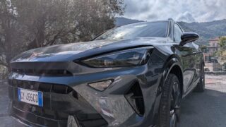 Cupra Formentor plug-in hybrid 204 cv muso
