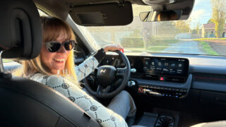 Hyundai Ioniq 5 N Line donna al volante