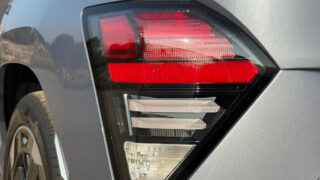 Hyundai Kona EV dettaglio fari posteriori