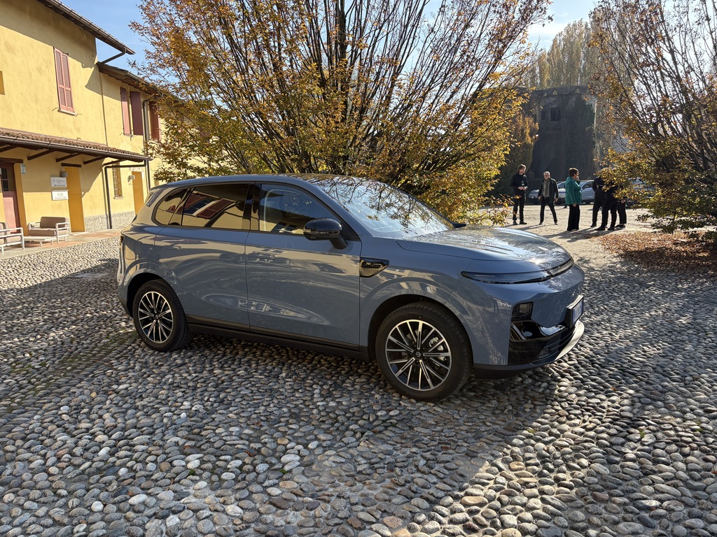 Leapmotor B10 laterle