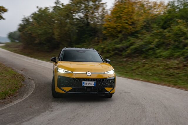 Nuova Volkswagen T-Roc Dinamiche 13