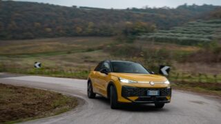 Nuova Volkswagen T-Roc Dinamiche 14