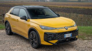 Nuova Volkswagen T-Roc laterale