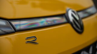 Nuova Volkswagen T-Roc logoR