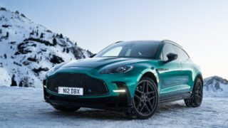 Aston Martin DBXS verde statica