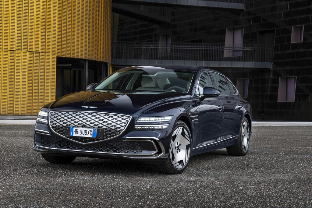 Genesis Electrified GV70 anteriore
