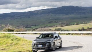 Audi Q5_e-Hybrid 2026 curva