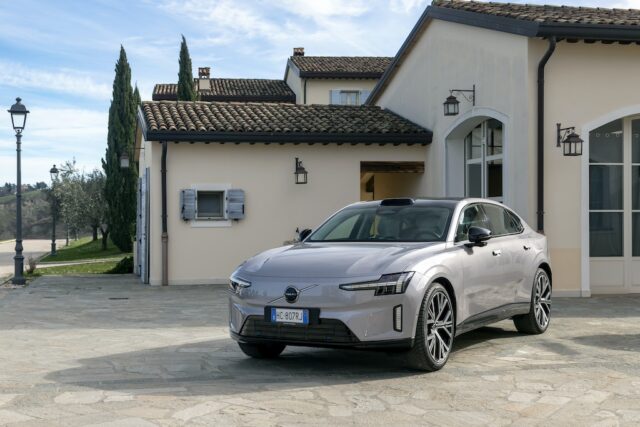 03 Nuova Volvo ES90 Statiche