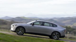 15 Nuova Volvo ES90 dinamica