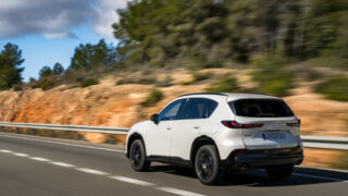 Nuova Mazda CX-5 guida paesaggio