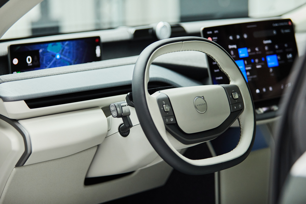 Volvo EX60 volante