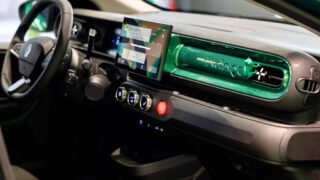 Renault Twingo E-Tech Milano Design Week plancia