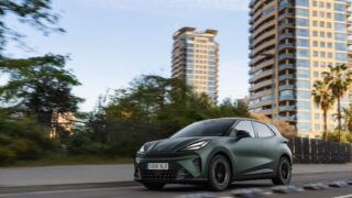 test drive CUPRA Raval panning