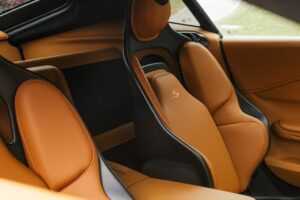 Aston Martin Vantage S carbonio