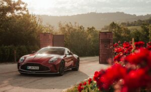 Aston Martin Vantage S uscita