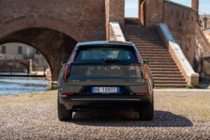 Volvo EX60 posteriore